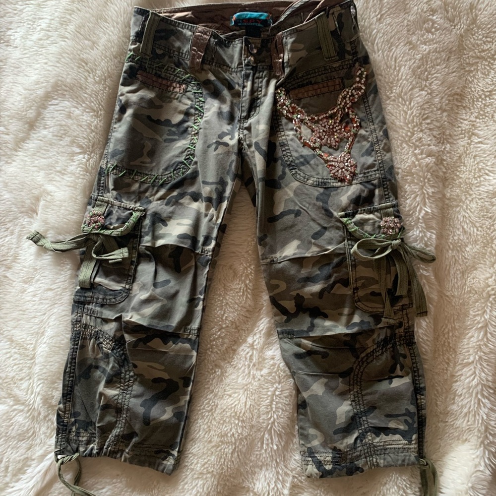 Camo Cropped Low Rise Pants